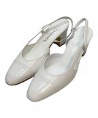 CHANELシャネル）の古着「スリングバックシューズ」｜ホワイト