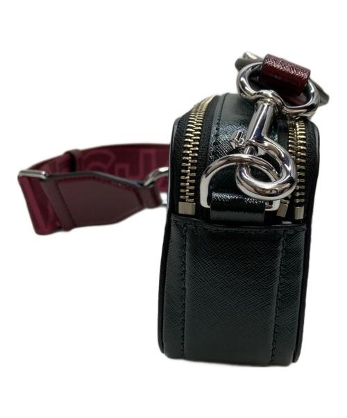 MARC JACOBS（マークジェイコブス）MARC JACOBS (マークジェイコブス) スナップショット ショルダーバッグ スカイブルー×グリーンの古着・服飾アイテム