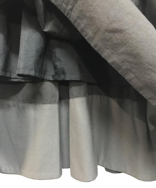 PUBLIC TOKYO（パブリックトウキョウ）PUBLIC TOKYO (パブリックトウキョウ) タイプライターリッチフレアスカート グレー サイズ:1の古着・服飾アイテム