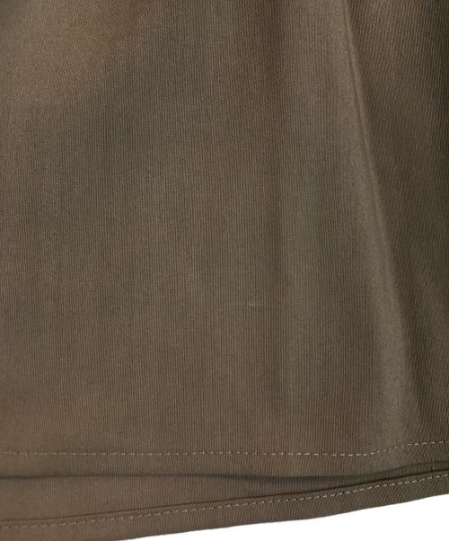 UNTITLED（アンタイトル）UNTITLED (アンタイトル) ウエストギャザートップス ブラウン サイズ:2 未使用品の古着・服飾アイテム
