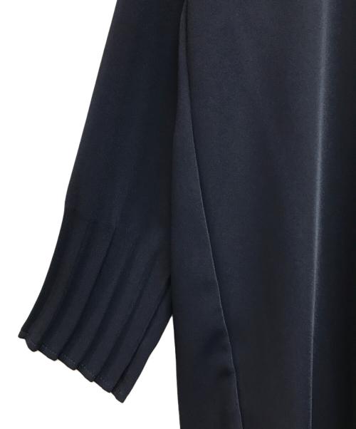 mizuiro-ind（ミズイロインド）mizuiro-ind (ミズイロインド) 袖先・裾プリーツコクーンデザインワンピース ネイビー サイズ:Freeの古着・服飾アイテム