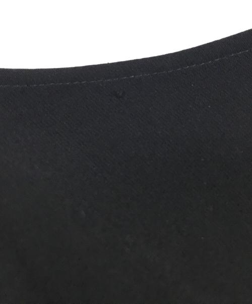 ENFOLD（エンフォルド）ENFOLD (エンフォルド) CURVE-SLEEVE ASYMMETRY-DRESS ブラック サイズ:SIZE 38の古着・服飾アイテム