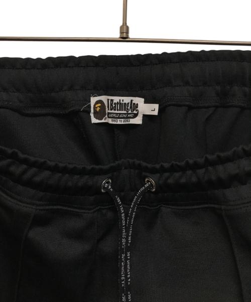 A BATHING APE（ア ベイシング エイプ）A BATHING APE (ア ベイシング エイプ) LUX SPORT PATTERN JAQUARD TRACK PANTS ブラック サイズ:SIZE Lの古着・服飾アイテム
