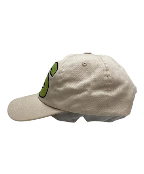 stussy（ステューシー）stussy (ステューシー) Sロゴ刺繍 キャップ ホワイトの古着・服飾アイテム