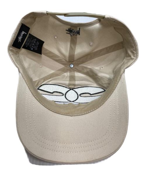 stussy（ステューシー）stussy (ステューシー) Sロゴ刺繍 キャップ ホワイトの古着・服飾アイテム