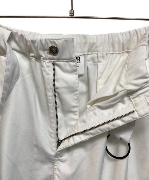 TIGHTBOOTH PRODUCTION（タイトブースプロダクション）TIGHTBOOTH PRODUCTION (タイトブースプロダクション) BAGGY SLACKS ホワイト サイズ:Lの古着・服飾アイテム