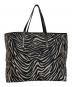 JIMMY CHOO (ジミーチュウ) SASHAゼブラ柄トートバッグ ホワイト×ブラック：18000円