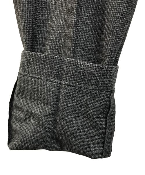 TAGLIATORE（タリアトーレ）TAGLIATORE (タリアトーレ) Brilla per il gusto (ブリッラ ペル イルグースト) テーパードパンツ グレー サイズ:48の古着・服飾アイテム