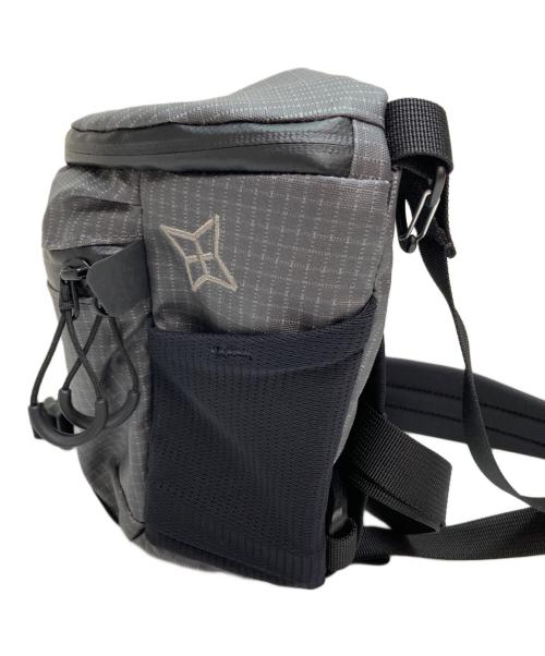 PAAGO WORKS（パーゴワークス）PAAGO WORKS (パーゴワークス) カメラバッグ グレーの古着・服飾アイテム