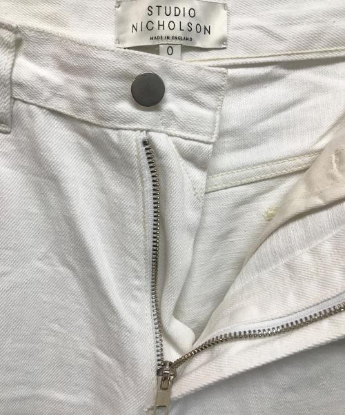 STUDIO NICHOLSON（スタジオ ニコルソン）STUDIO NICHOLSON (スタジオ ニコルソン) ホワイトデニムパンツ ホワイトの古着・服飾アイテム