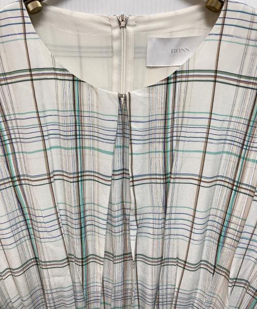 BOSS HUGO BOSS（ボス ヒューゴボス）BOSS HUGO BOSS (ボス ヒューゴボス) ノースリーブワンピース ホワイト サイズ:Mの古着・服飾アイテム