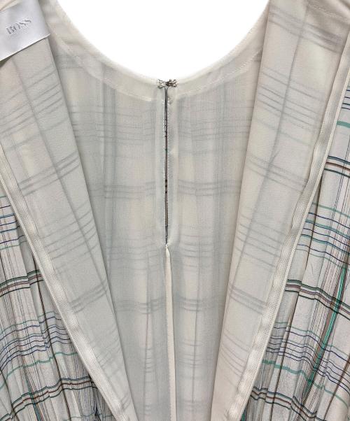 BOSS HUGO BOSS（ボス ヒューゴボス）BOSS HUGO BOSS (ボス ヒューゴボス) ノースリーブワンピース ホワイト サイズ:Mの古着・服飾アイテム