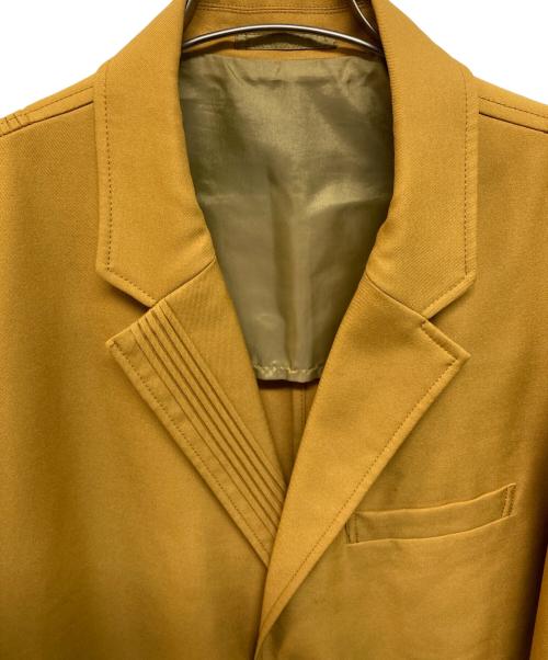 ISSEY MIYAKE（イッセイミヤケ）ISSEY MIYAKE (イッセイミヤケ) プリーツ切替テーラードジャケット イエロー サイズ:4の古着・服飾アイテム