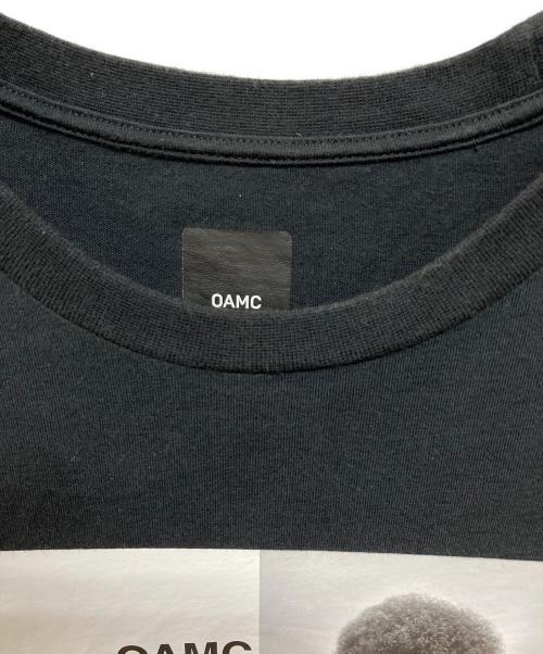 OAMC（オーエーエムシー）OAMC (オーエーエムシー) Female Portrait Pattern Cotton T Shirt ブラック サイズ:Mの古着・服飾アイテム
