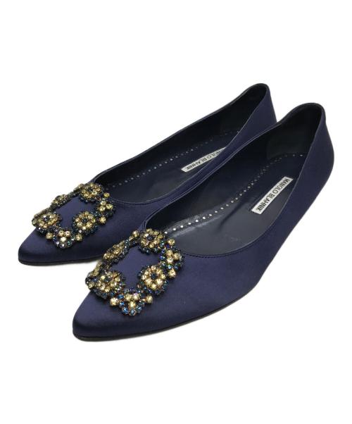 Manolo Blahnik（マノロブラニク）Manolo Blahnik (マノロブラニク) ビジューフラットサテンパンプス ネイビー サイズ:81/2の古着・服飾アイテム
