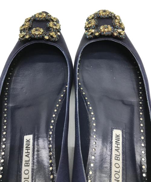 Manolo Blahnik（マノロブラニク）Manolo Blahnik (マノロブラニク) ビジューフラットサテンパンプス ネイビー サイズ:81/2の古着・服飾アイテム