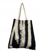 ISSEY MIYAKEイッセイミヤケ）の古着「TRUNK PLEATS BAG」｜ホワイト×ブラック