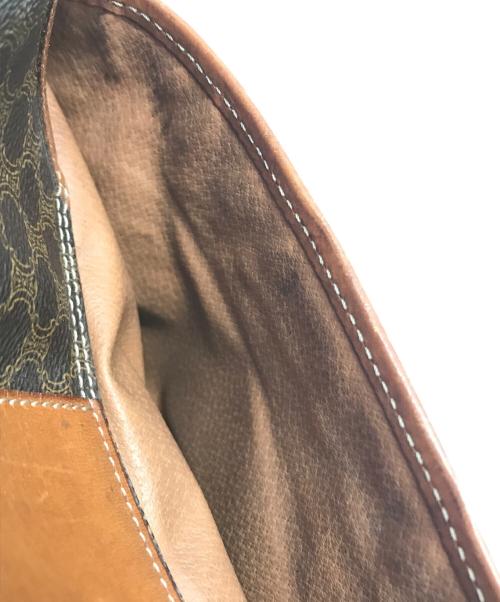 CELINE（セリーヌ）CELINE (セリーヌ) マカダム柄フラップショルダーバッグ ブラウンの古着・服飾アイテム