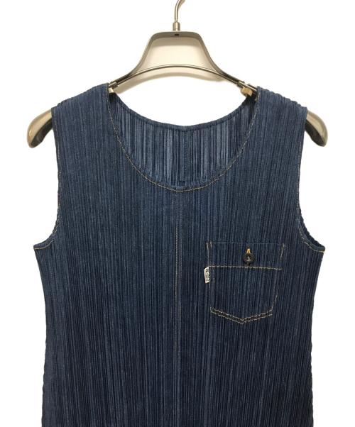 PLEATS PLEASE（プリーツプリーズ）PLEATS PLEASE (プリーツプリーズ) デニム転写ノースリーブワンピース インディゴ サイズ:3の古着・服飾アイテム