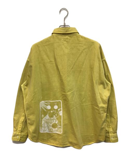 C.E（シーイー）C.E (シーイー キャブエンプト) バックプリントシャツ イエロー サイズ:Mの古着・服飾アイテム