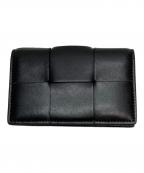 BOTTEGA VENETAボッテガベネタ）の古着「カセットフラップカードケース」｜ブラック