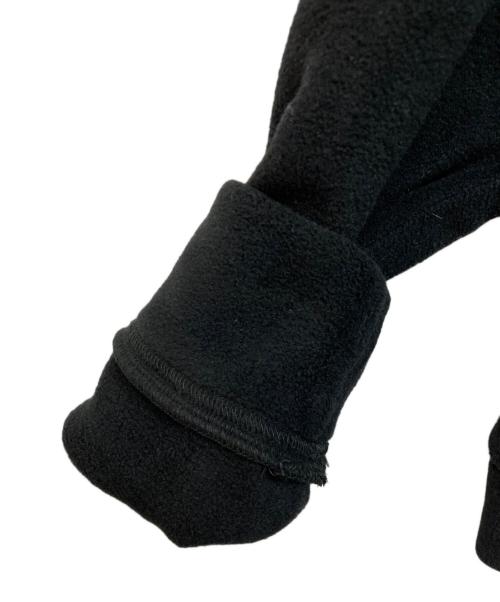 1piu1uguale3 GOLF（ウノ ピゥ ウノ ウグァーレ トレ ゴルフ）1PIU1UGUALE3 GOLF (ウノ ピゥ ウノ ウグァーレ トレ ゴルフ) ポーラテックフリースサークルロゴプルオーバーパーカー ブラック サイズ:Mの古着・服飾アイテム