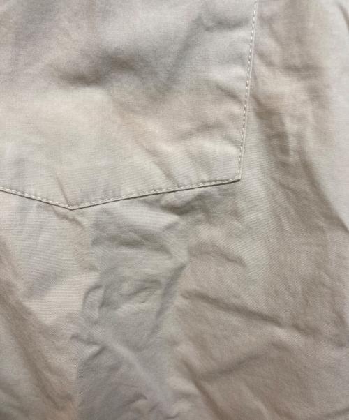 A BATHING APE（ア ベイシング エイプ）A BATHING APE (ア ベイシング エイプ) ボタンダウンシャツ ベージュ サイズ:Mの古着・服飾アイテム