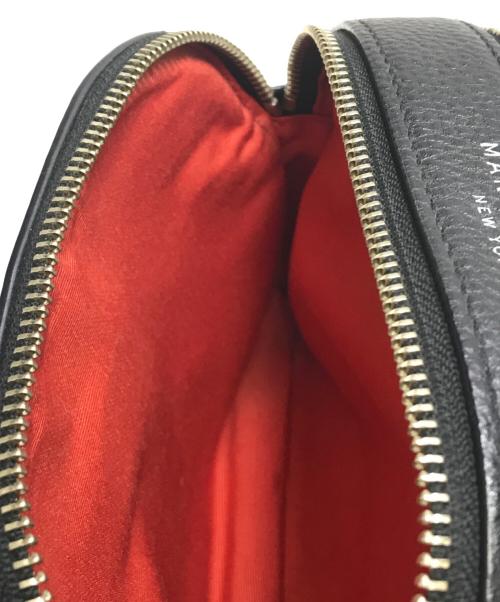 MARC JACOBS（マークジェイコブス）MARC JACOBS (マークジェイコブス) SHUTTER SMALL CAMERA ブラックの古着・服飾アイテム
