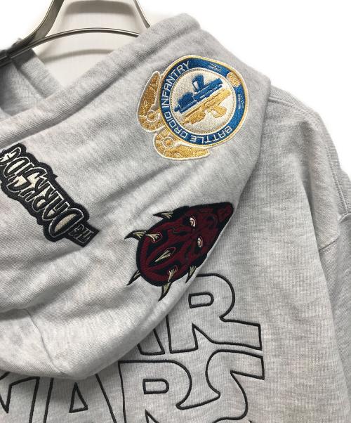 AVIREX（アヴィレックス）AVIREX (アヴィレックス) PATCH HOODIE グレー サイズ:Lの古着・服飾アイテム