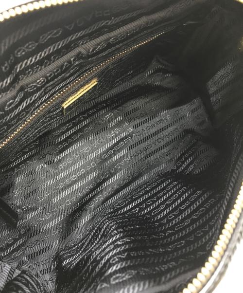 PRADA（プラダ）PRADA (プラダ) ダングルミディアムレザートップハンドルバッグ ブラックの古着・服飾アイテム