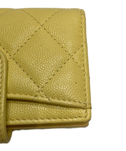 CHANEL（シャネル）CHANEL (シャネル) ココマーク クラシック スモール ウォレット イエローの古着・服飾アイテム