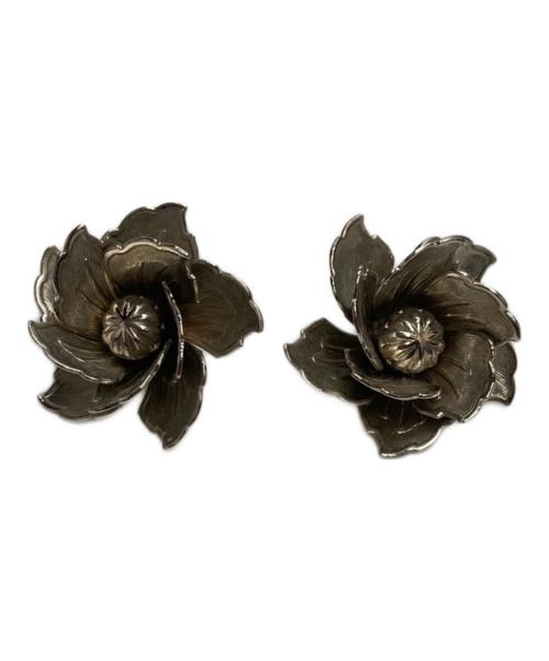 TOGA PULLA（トーガ プルラ）TOGA PULLA (トーガ プルラ) メタルフラワーピアスの古着・服飾アイテム