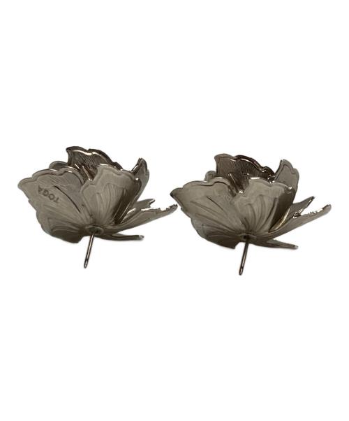 TOGA PULLA（トーガ プルラ）TOGA PULLA (トーガ プルラ) メタルフラワーピアスの古着・服飾アイテム