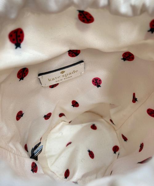 Kate Spade（ケイトスペード）Kate Spade (ケイトスペード) ドッティ エンブロイダード ストロー シリンダー クロスボディ ホワイトの古着・服飾アイテム