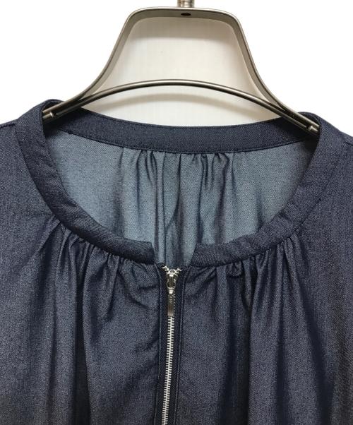 MICHEL KLEIN（ミッシェルクラン）MICHEL KLEIN (ミッシェルクラン) デニムライクノーカラーブルゾン/洗える インディゴ サイズ:38の古着・服飾アイテム