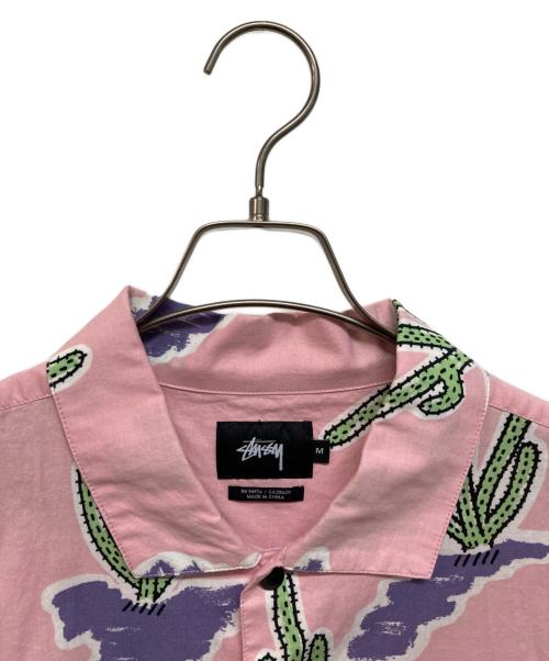 stussy（ステューシー）stussy (ステューシー) サボテン柄半袖シャツ ピンク サイズ:Mの古着・服飾アイテム