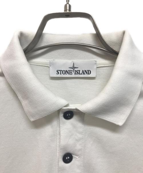 STONE ISLAND（ストーンアイランド）STONE ISLAND (ストーンアイランド) ポロシャツ ホワイト サイズ:Mの古着・服飾アイテム