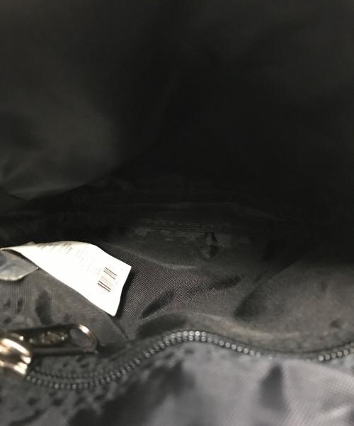 EASTPAK（イーストパック）EASTPAK (イーストパック) Vivienne Westwood (ヴィヴィアンウエストウッド) クロス ショルダーバッグ ブラックの古着・服飾アイテム