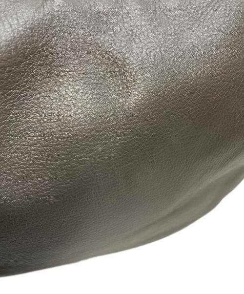 russet（ラシット）russet (ラシット) ソフトレザーラウンドショルダーバッグ グレーの古着・服飾アイテム