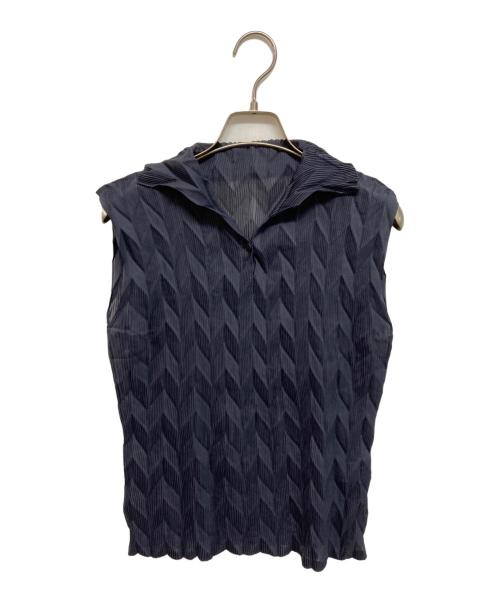 ISSEY MIYAKE FETE（イッセイミヤケフェット）ISSEY MIYAKE FETE (イッセイミヤケフェット) プリーツノースリーブカットソー グレー サイズ:2の古着・服飾アイテム
