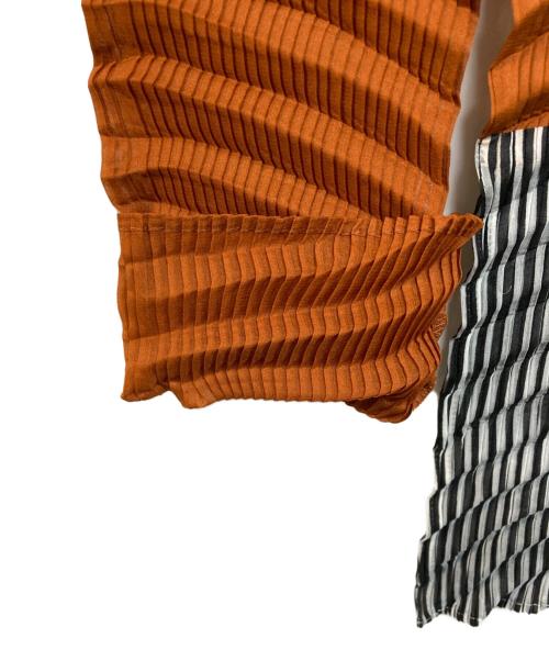ISSEY MIYAKE（イッセイミヤケ）ISSEY MIYAKE (イッセイミヤケ) 切替プリーツカットソー オレンジ サイズ:2の古着・服飾アイテム