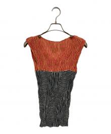 ISSEY MIYAKE（イッセイミヤケ）の古着「切替ノースリーブプリーツカットソー」｜ピンク×ブラック