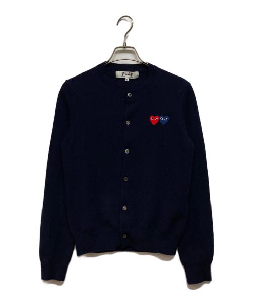 PLAY COMME des GARCONS（プレイコムデギャルソン）PLAY COMME des GARCONS (プレイコムデギャルソン) DOUBLE HEART LADIE'S' CARDIGAN ネイビー サイズ:SIZE Mの古着・服飾アイテム
