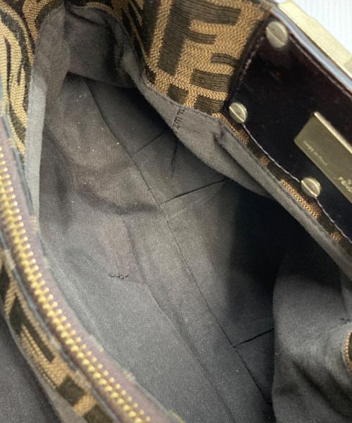 FENDI（フェンディ）FENDI (フェンディ) ズッカ柄 ミア チェーンショルダーバッグ ブラウンの古着・服飾アイテム