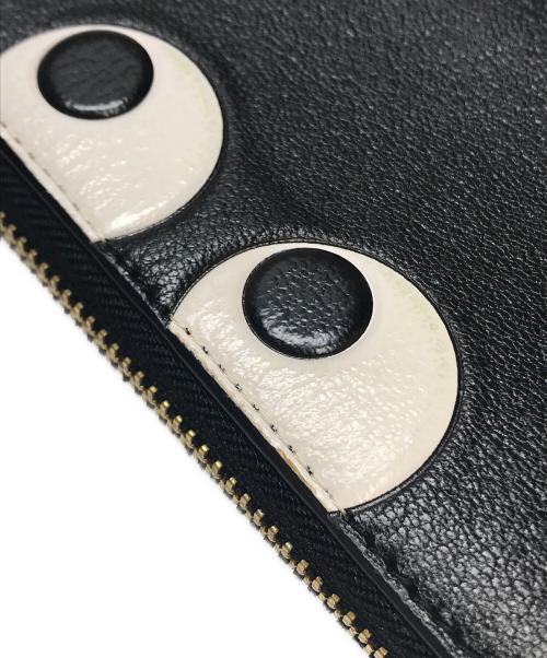 ANYA HINDMARCH（アニヤ・ハインドマーチ）ANYA HINDMARCH (アニヤ・ハインドマーチ) Large Zip Round Wallet Eyes in Capra ブラックの古着・服飾アイテム