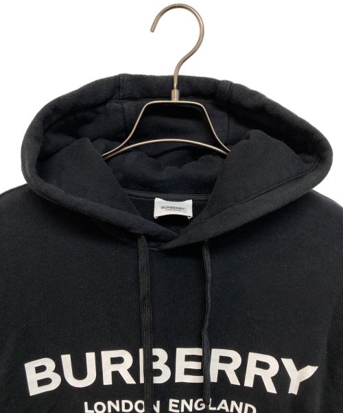 BURBERRY LONDON（バーバリーロンドン）BURBERRY LONDON (バーバリーロンドン) フロントロゴプリントプルオーバーパーカー ブラック サイズ:Mの古着・服飾アイテム