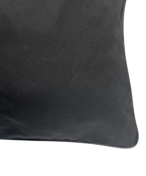 PRADA（プラダ）PRADA (プラダ) ナイロンショルダーバッグ ブラックの古着・服飾アイテム