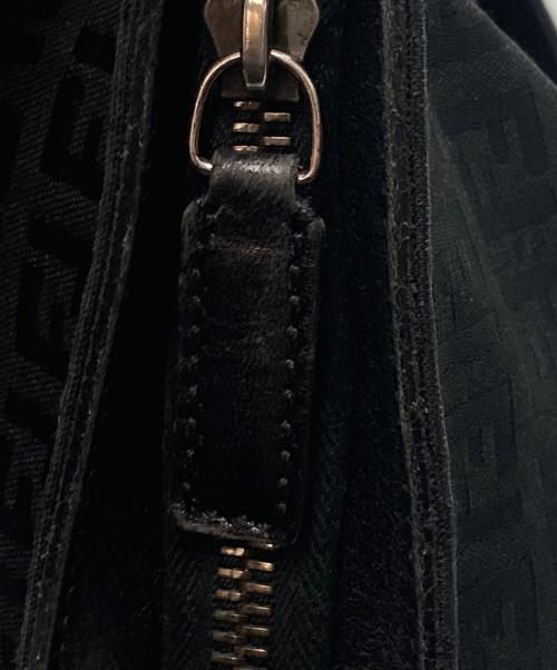 FENDI（フェンディ）FENDI (フェンディ) ズッキーノショルダーバッグ ブラックの古着・服飾アイテム