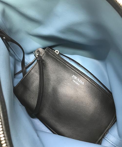 PRADA（プラダ）PRADA (プラダ) ポーチ付ショルダーバッグ ブラックの古着・服飾アイテム