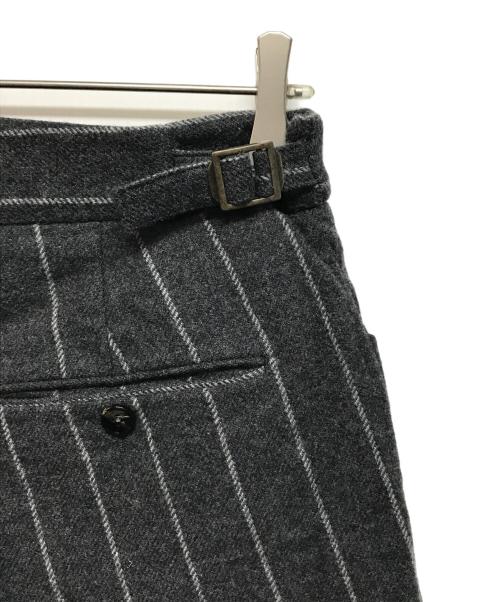 BERWICH（ベルウィッチ）BERWICH (バーウィック) ウールフランネルチョークストライプ2インプリーツクロップドパンツ グレー サイズ:46の古着・服飾アイテム